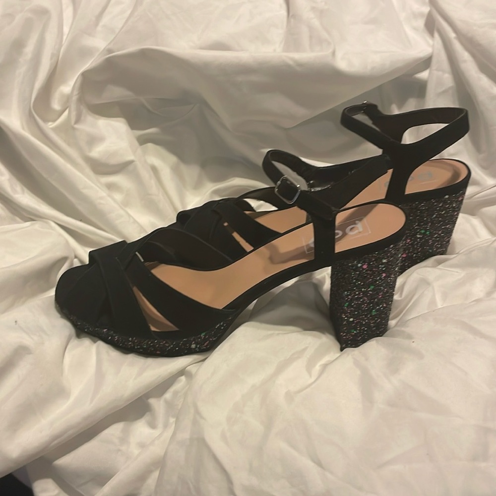 Glitter Pop Size 11 Pumps